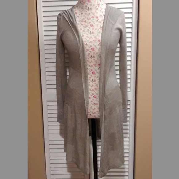 Staccato Lightweight Long Tan Hoodie, Size S, Pre-Owned - Picture 1 of 4